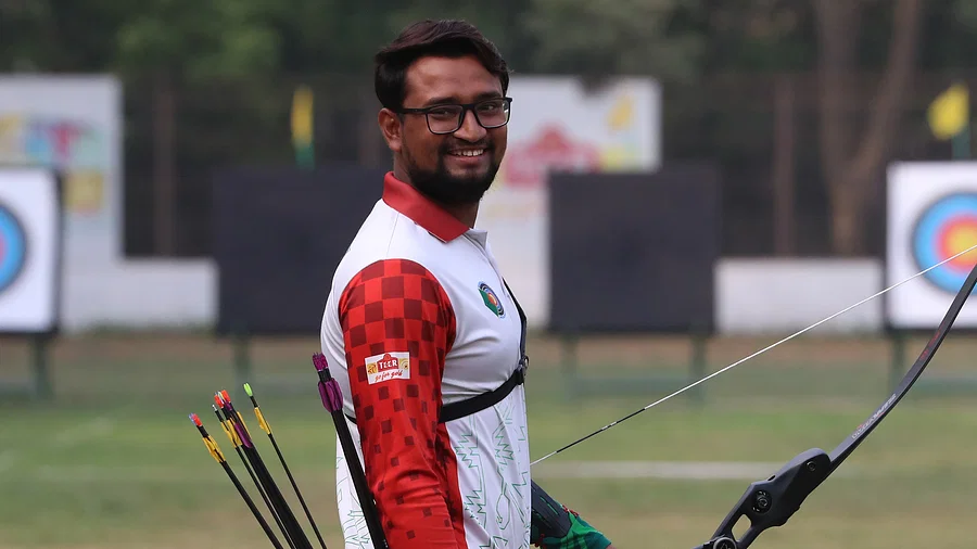 রোমান নেই, আর্চারিতেও নেই আলো